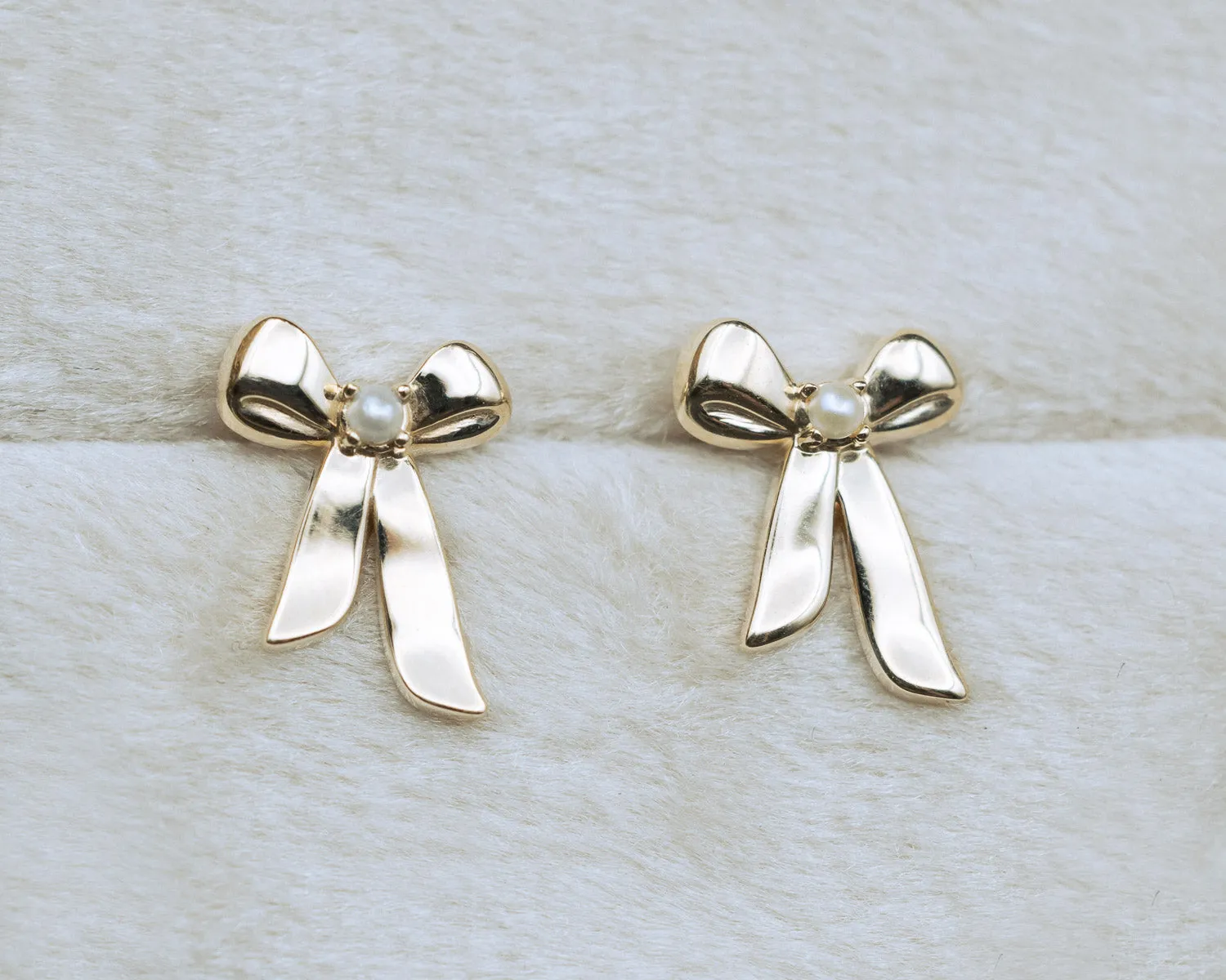 14K GOLD BOW EARRINGS WITH WHITE SEED PEARLS