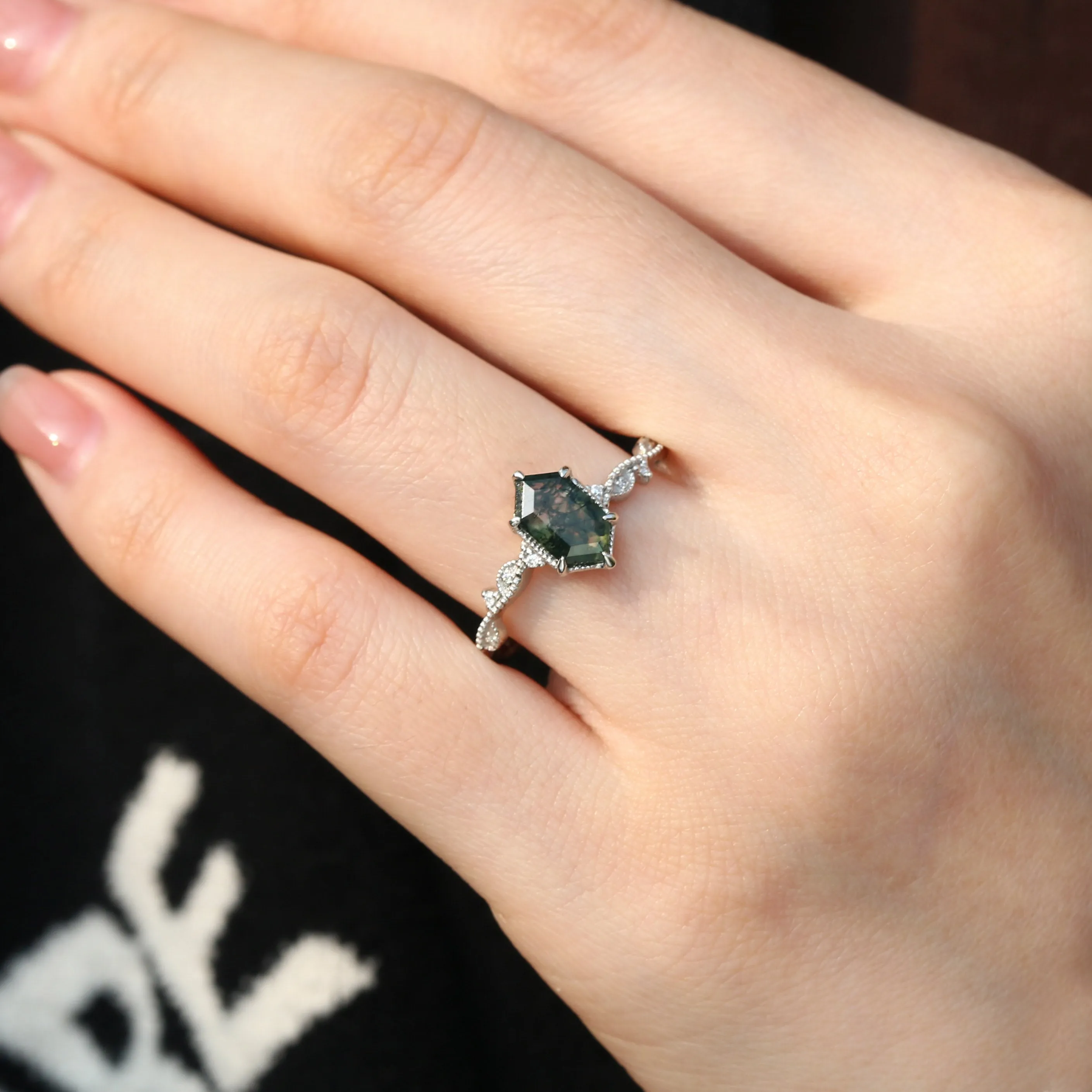 1.5ct Hexagon Moss Agate Vintage Vintage Ring