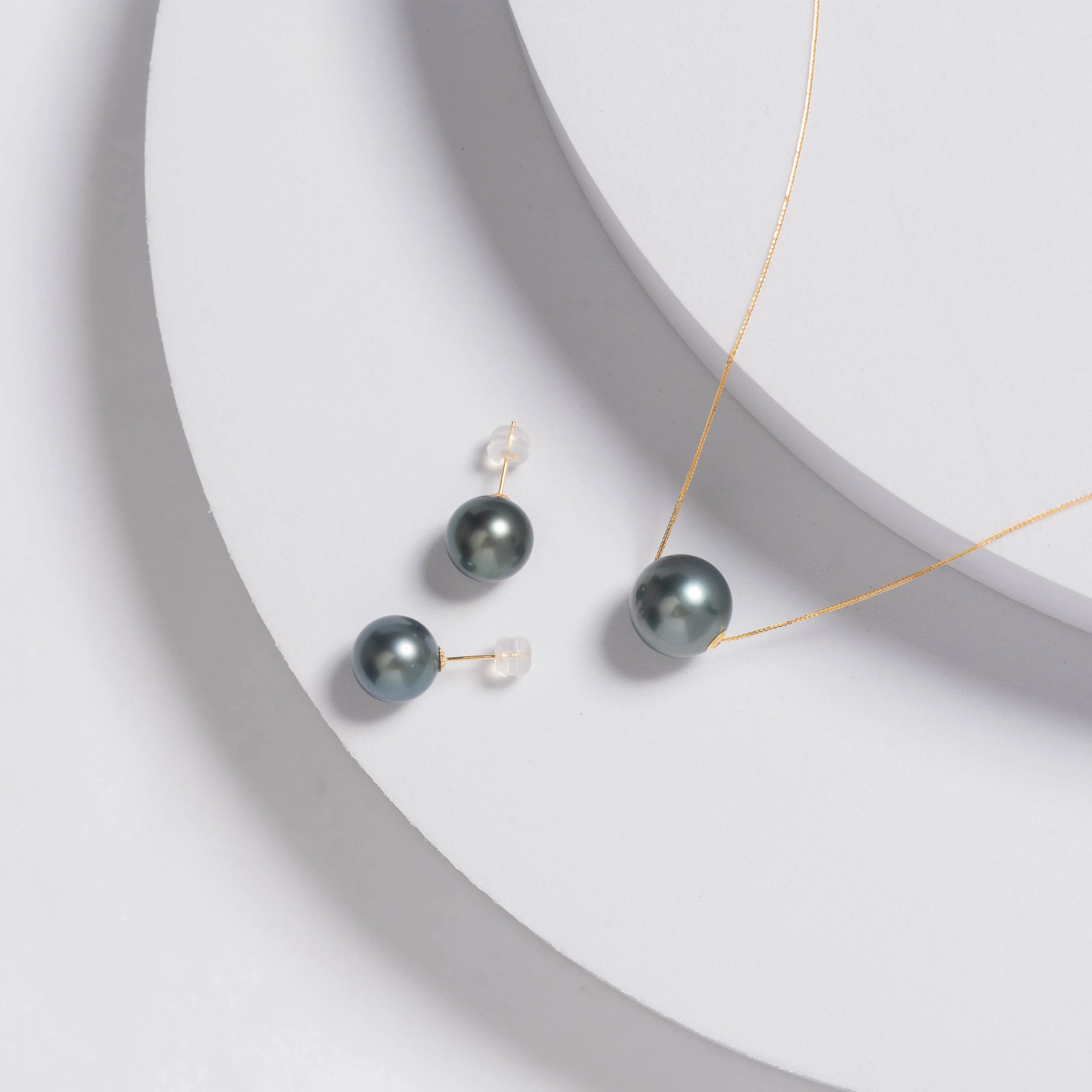 18K Gold﻿ Top Grade Tahitian LAGOON Pearl Stud Earrings KE00015