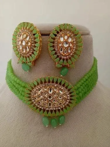 Chokar kundan necklace with earrings (Light Green)