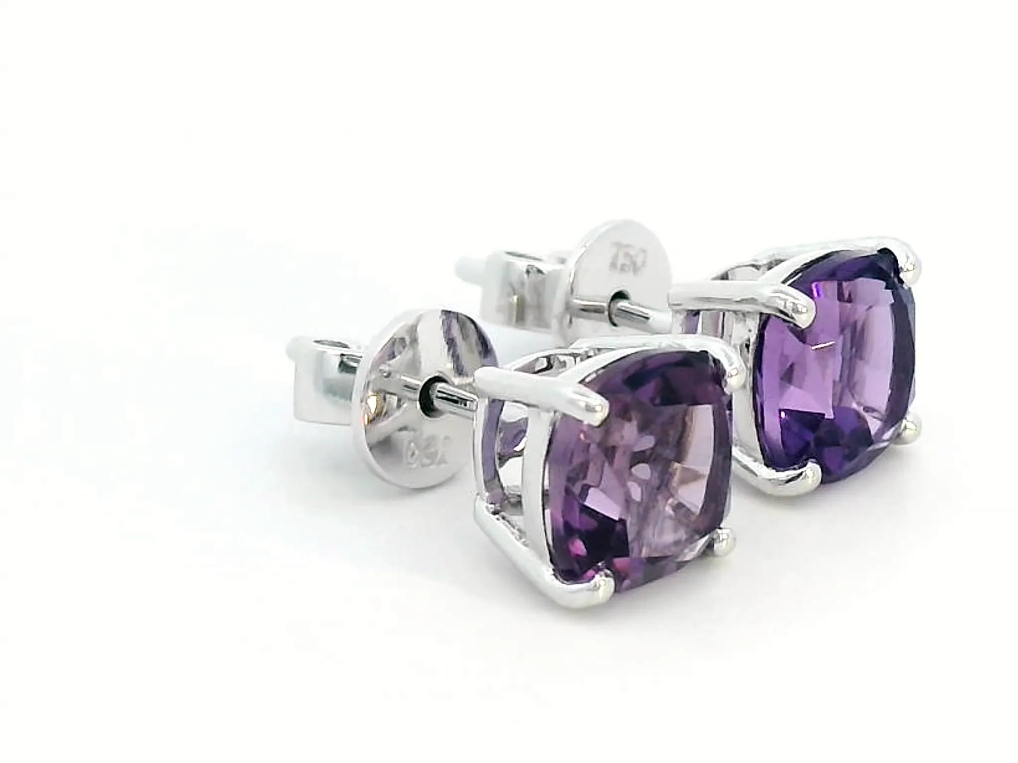 Elegant 18K Gold Amethyst Stud Earrings – 2.80 Carat Gemstones in Four-Prong Setting