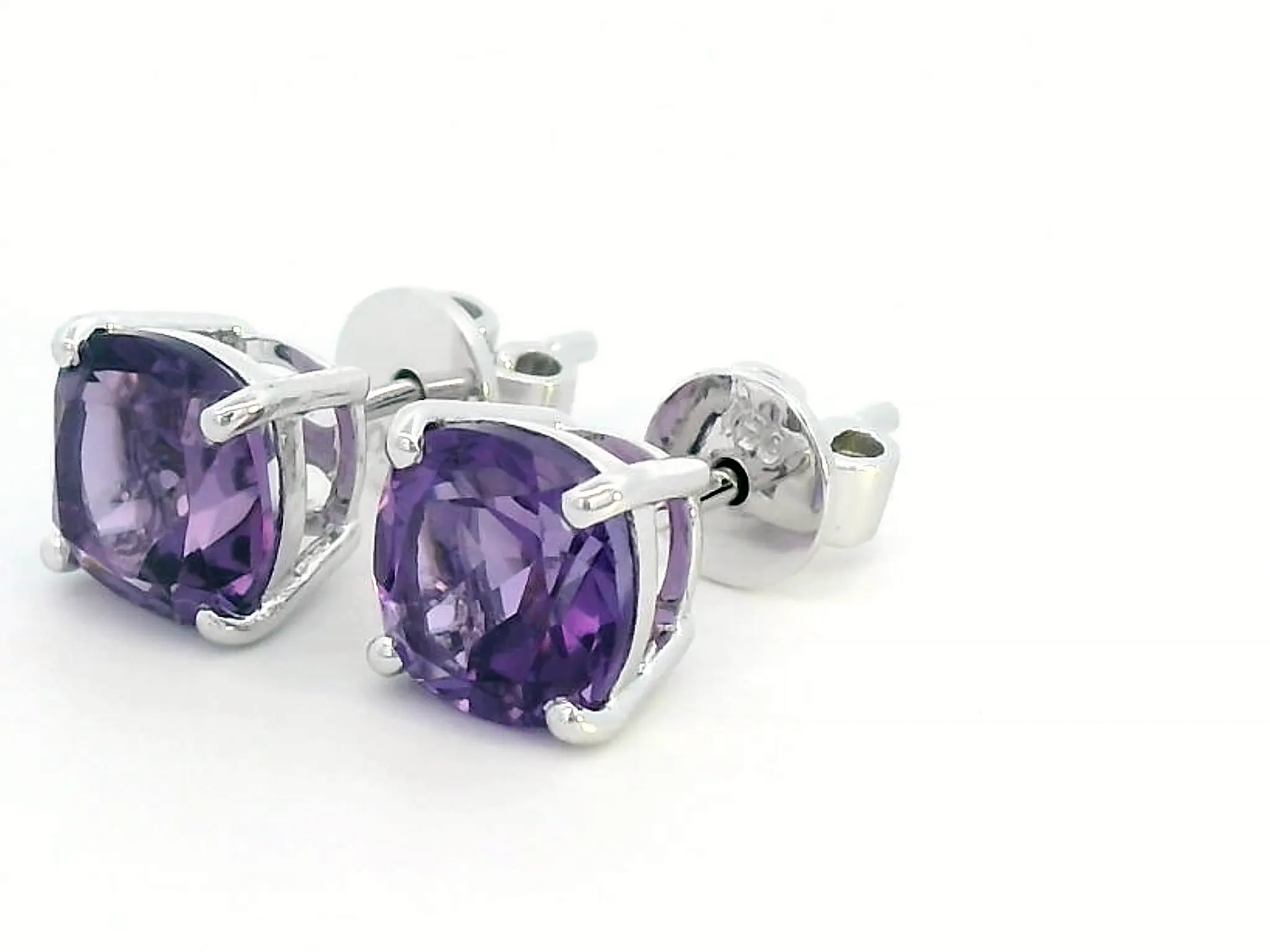 Elegant 18K Gold Amethyst Stud Earrings – 2.80 Carat Gemstones in Four-Prong Setting