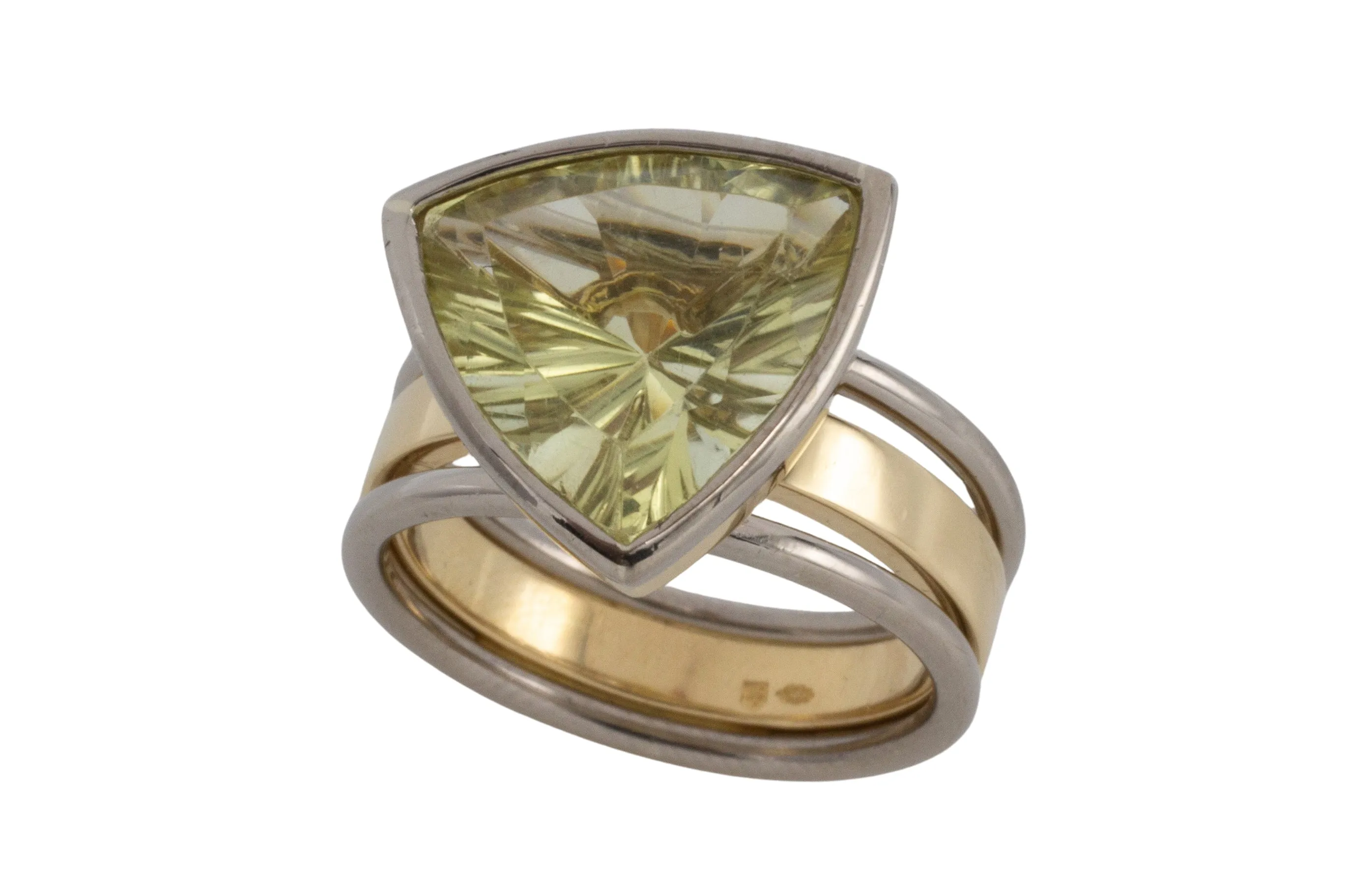 lemon quartz ring in white and yellow gold