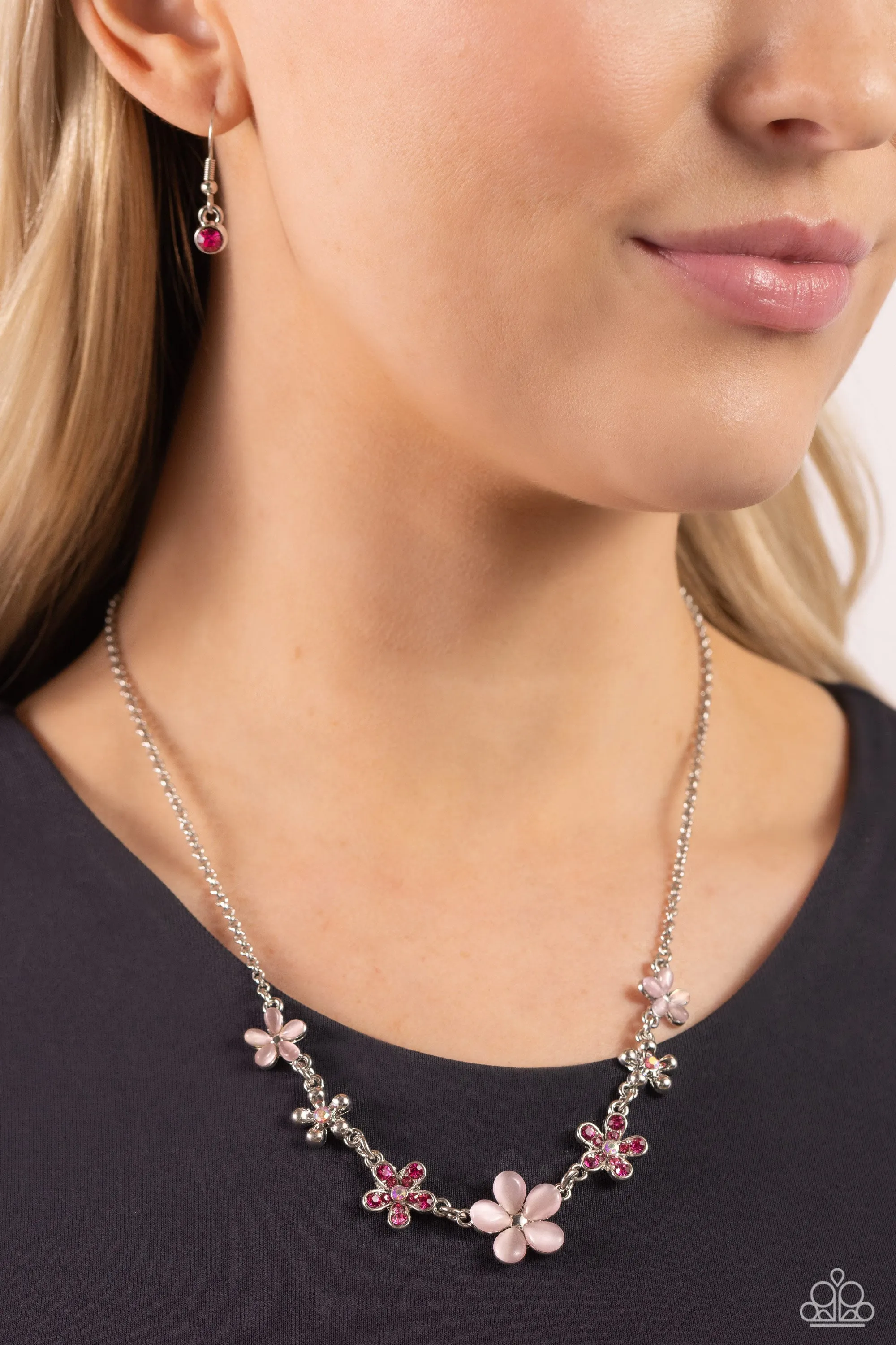 Necklaces Spring Showcase - Pink N339