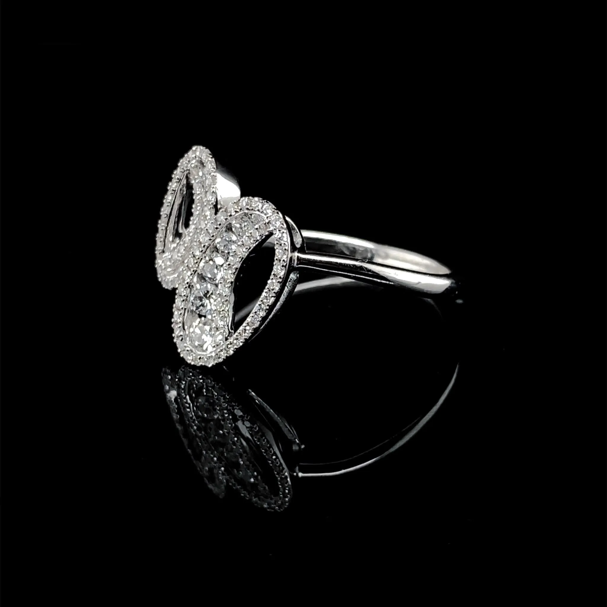 Oval Statement Diamond Ring 18kt