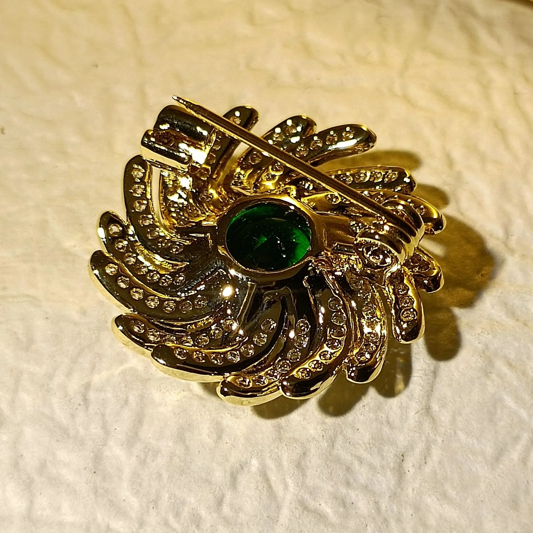 Stylish Floral Pattern Green Circlet Brooch Pin Sunflower Jewelry