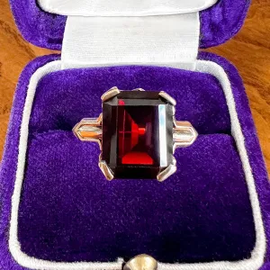 Vintage Garnet Ring