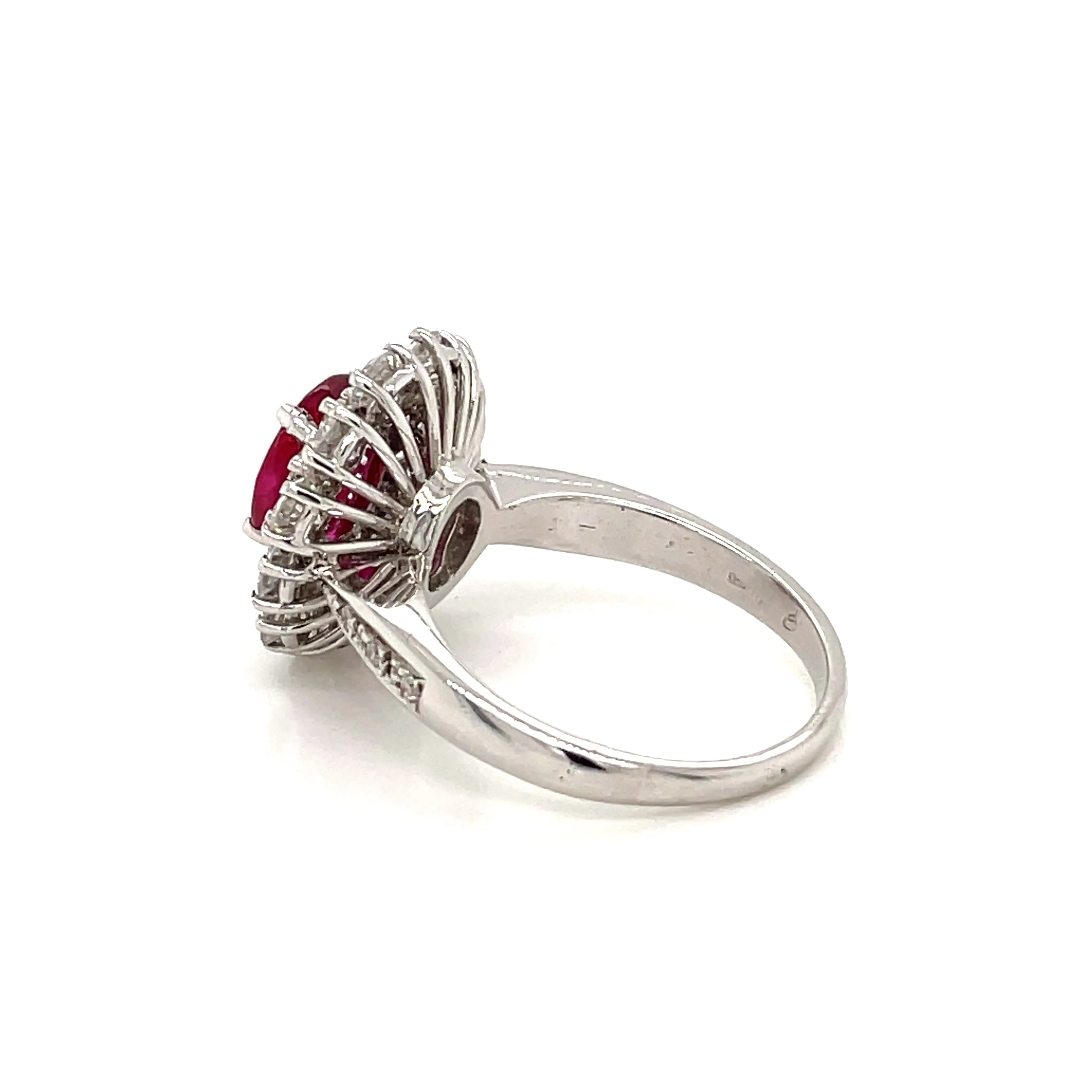 Vintage Ruby Diamond Gold Cluster Ring